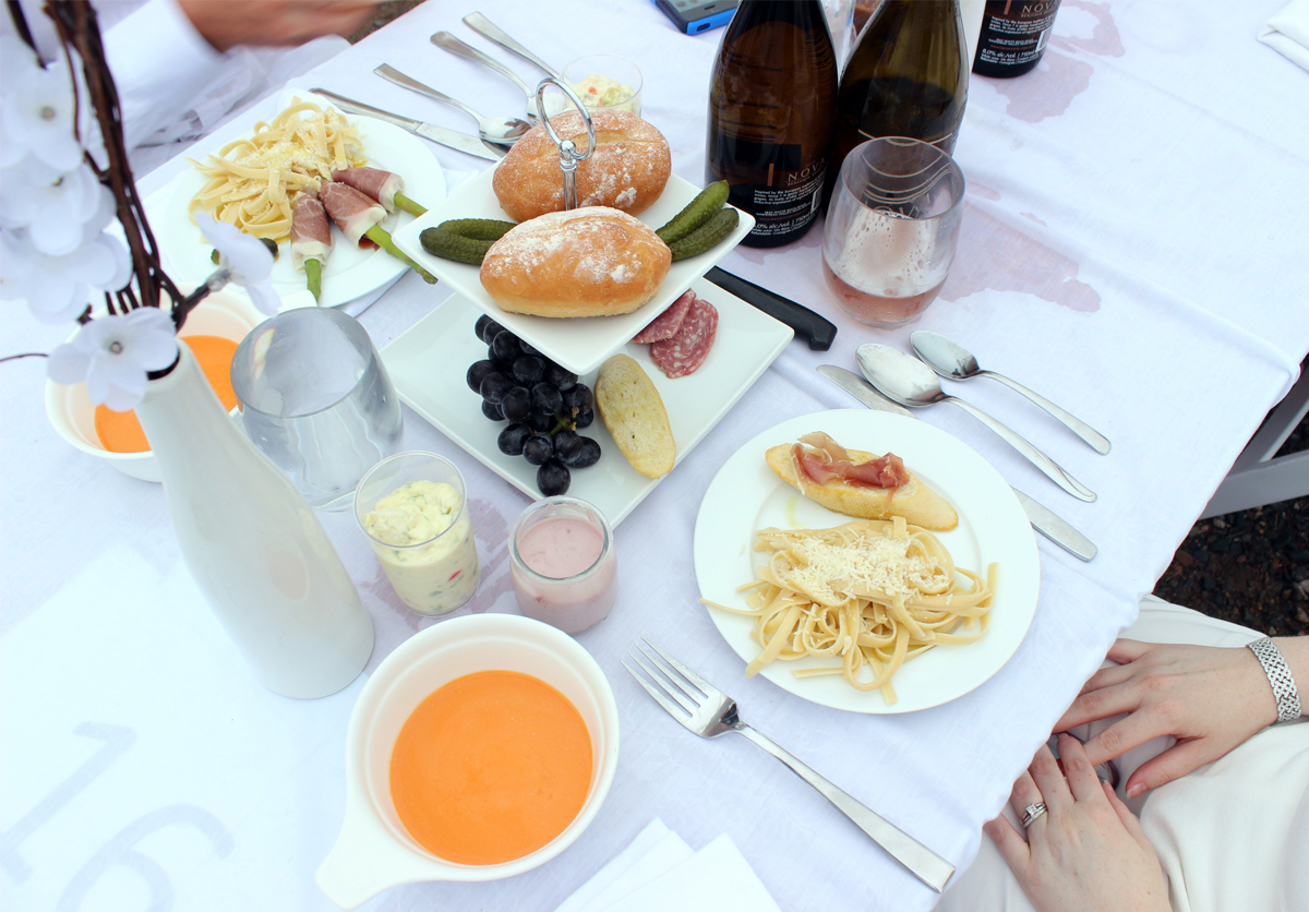 diner en blanc diner en blanc halifax 2015 citadel hill diner en blanc 05