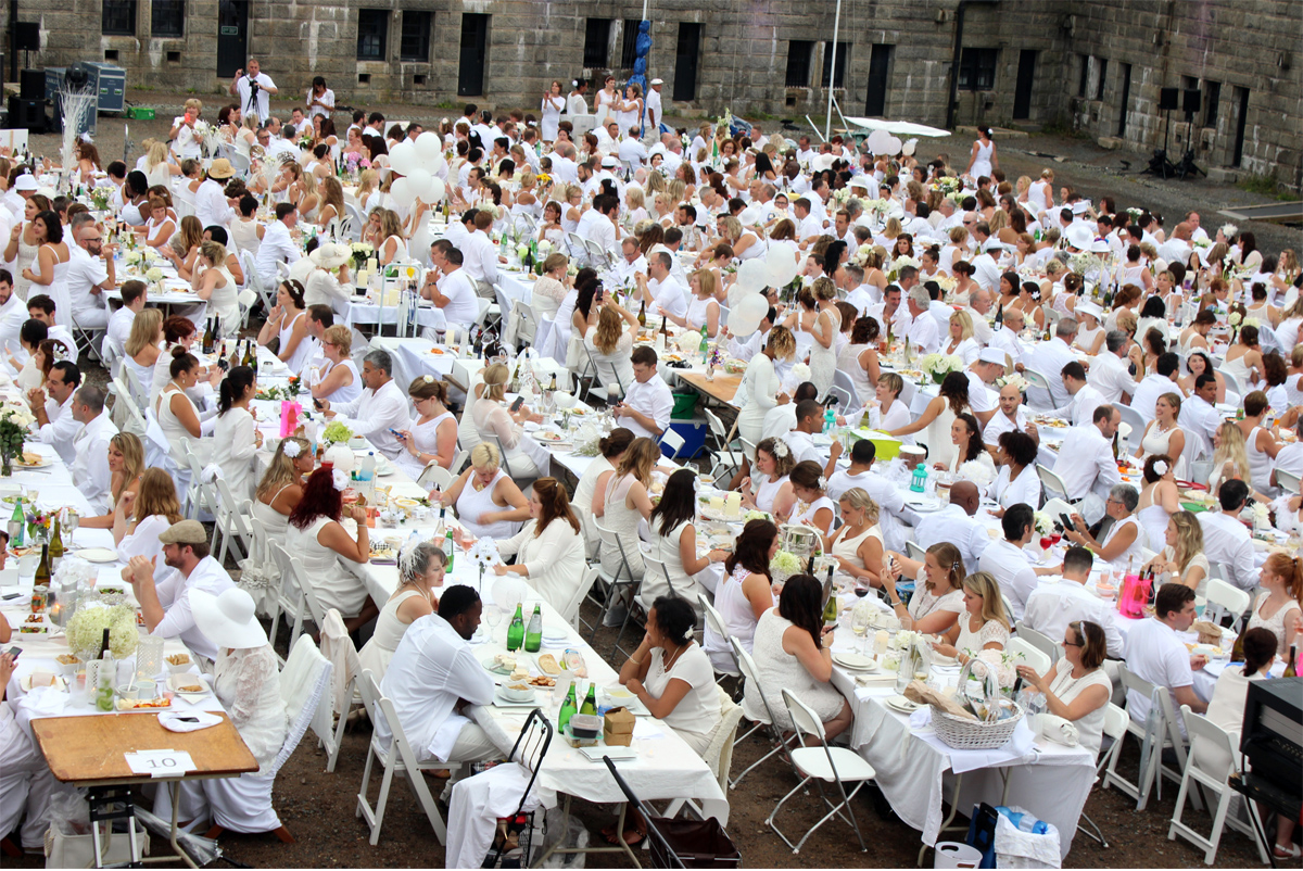 diner en blanc diner en blanc halifax 2015 citadel hill diner en blanc 08