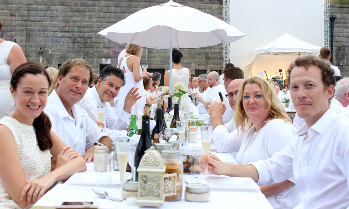 diner en blanc diner en blanc halifax 2015 citadel hill diner en blanc 16