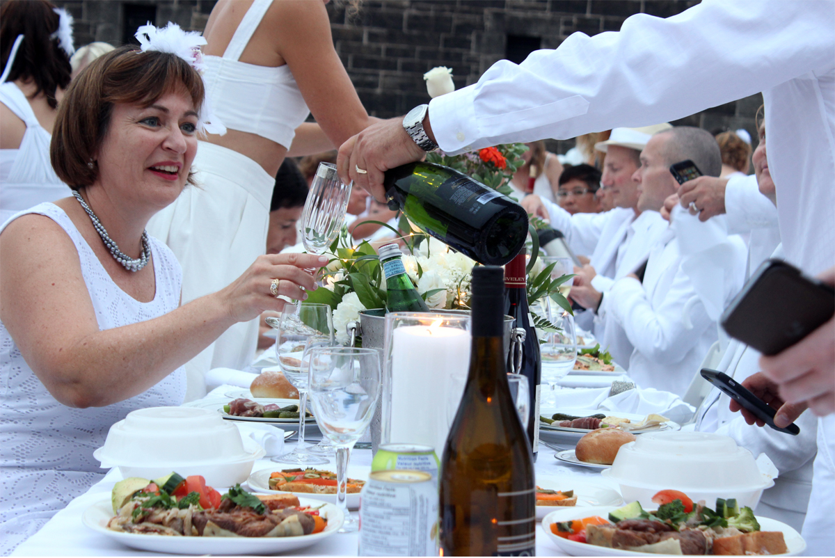 diner en blanc diner en blanc halifax 2015 citadel hill diner en blanc 28