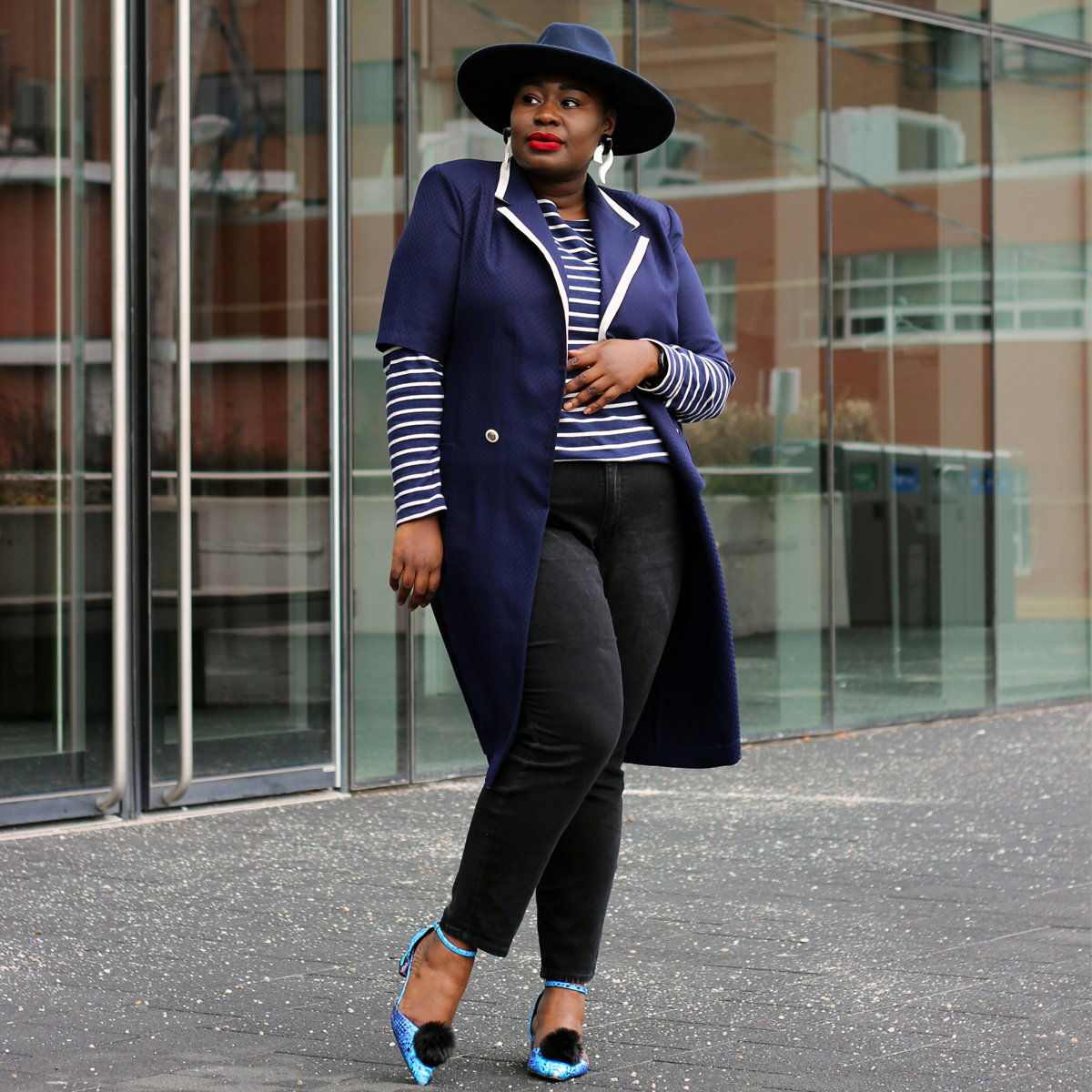 plus-size-style-plus-size-blogger-plus-size-canadian-blogger-plus-size-african-blogger-plus-size-fashion-plus-size-stripes-pom-pom-shoes-03