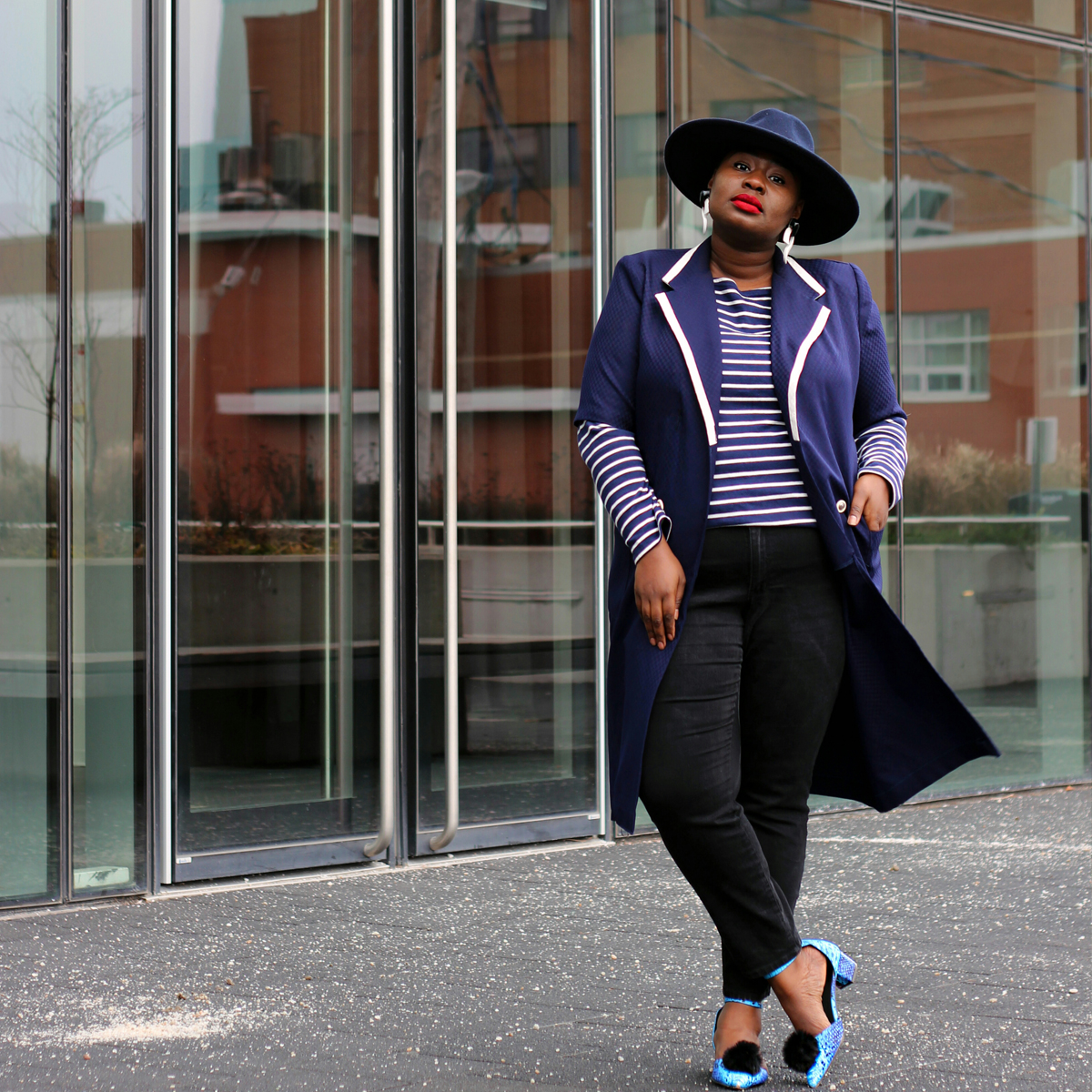 plus-size-style-plus-size-blogger-plus-size-canadian-blogger-plus-size-african-blogger-plus-size-fashion-plus-size-stripes-pom-pom-shoes-05