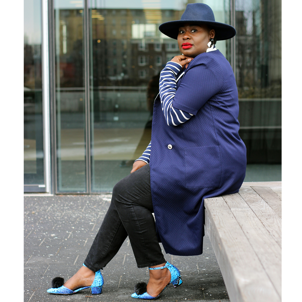 plus-size-style-plus-size-blogger-plus-size-canadian-blogger-plus-size-african-blogger-plus-size-fashion-plus-size-stripes-pom-pom-shoes-06