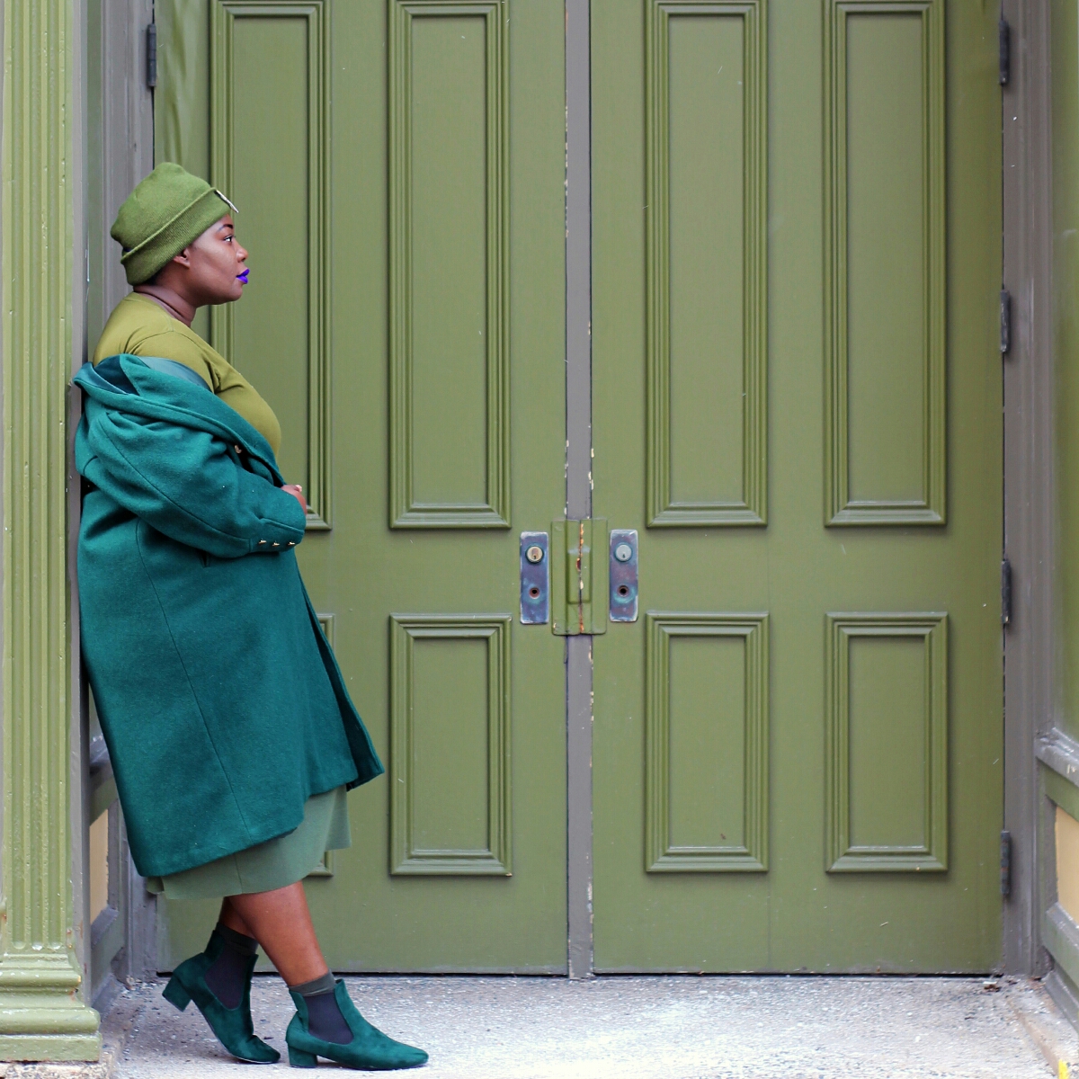 style twins stylish siblings stylish duos style duos green street style all green outfit his and hers green outfits 02