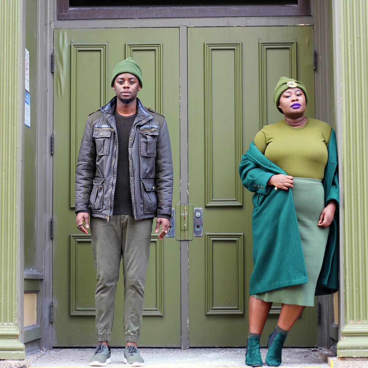 style twins stylish siblings stylish duos style duos green street style all green outfit his and hers green outfits 05