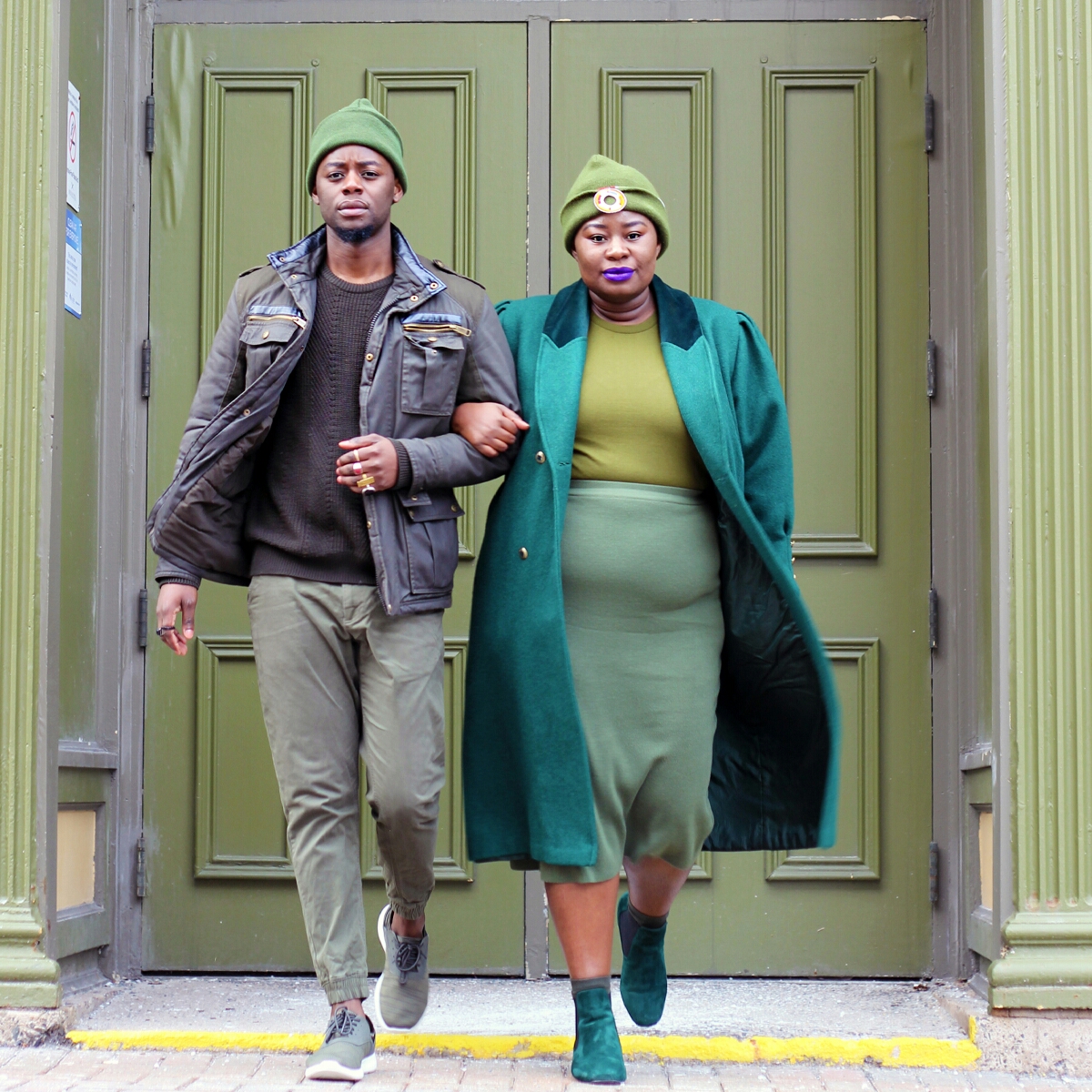 style twins stylish siblings stylish duos style duos green street style all green outfit his and hers green outfits 08